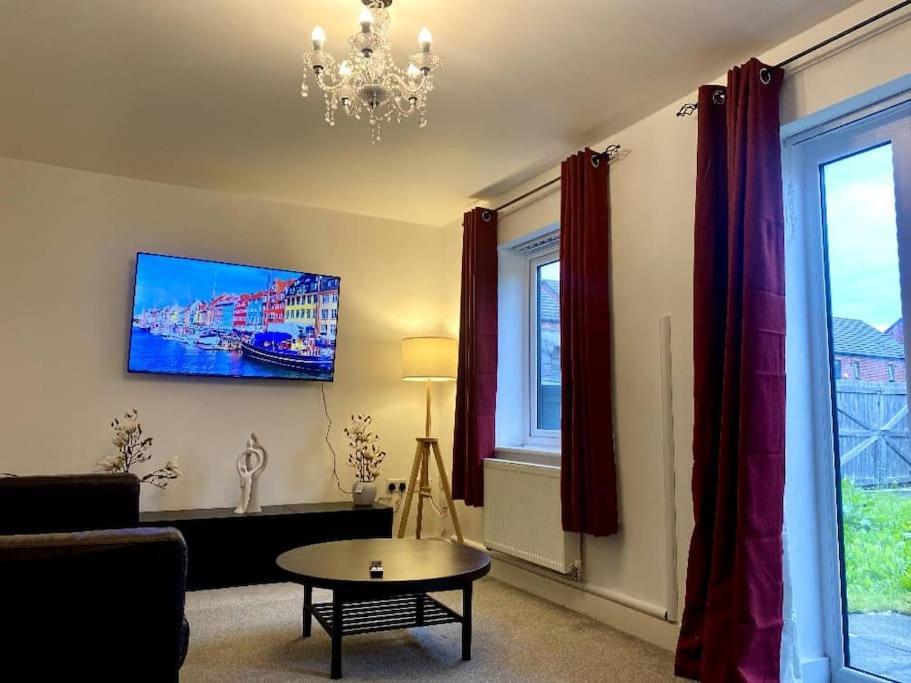 Uniquejoe - 3 Bedroom Apartment *