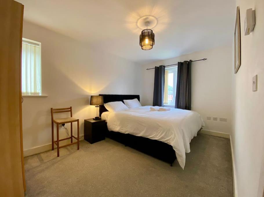 Uniquejoe - 3 Bedroom Apartment *
