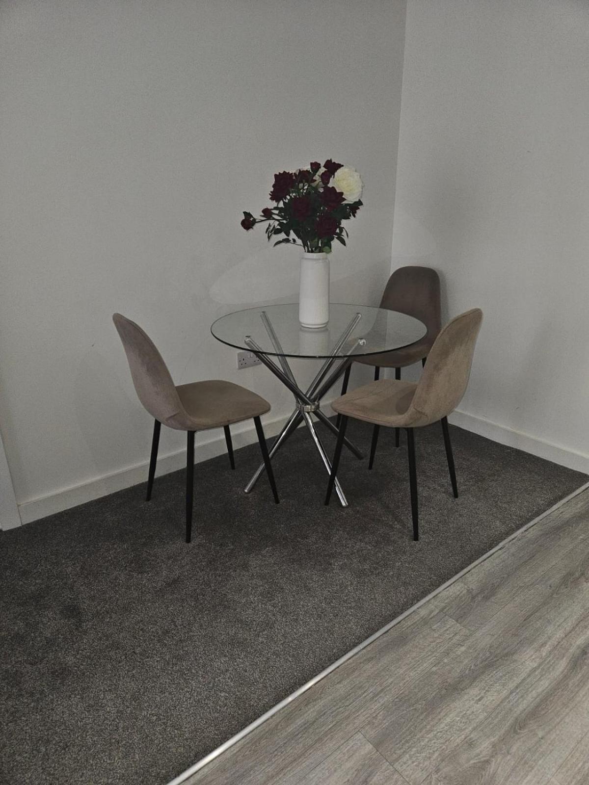 Nariken Apartment *