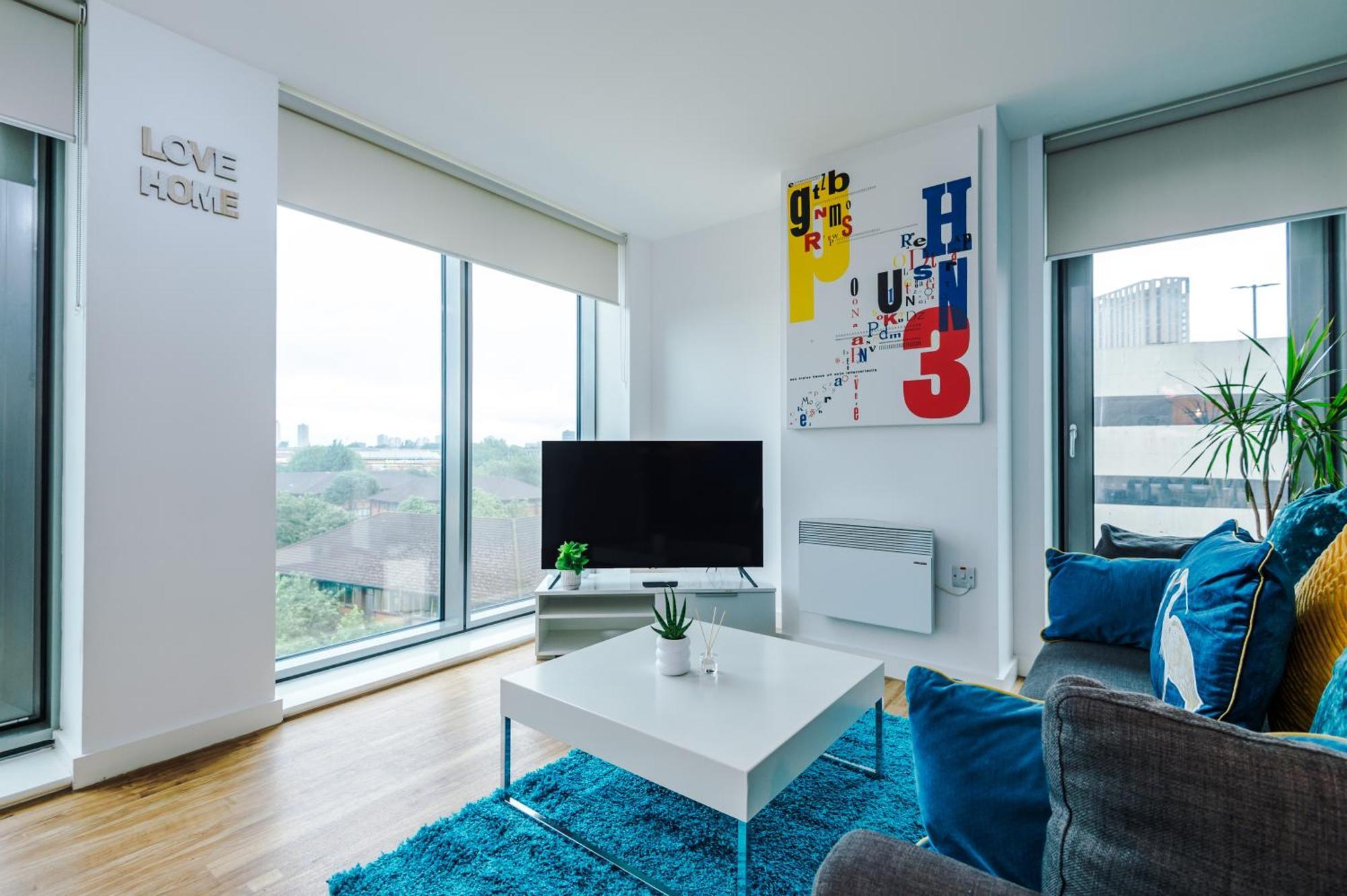 Lux Livin' - Luxury 2 Bed With Skyline View & 24 Hour Gym