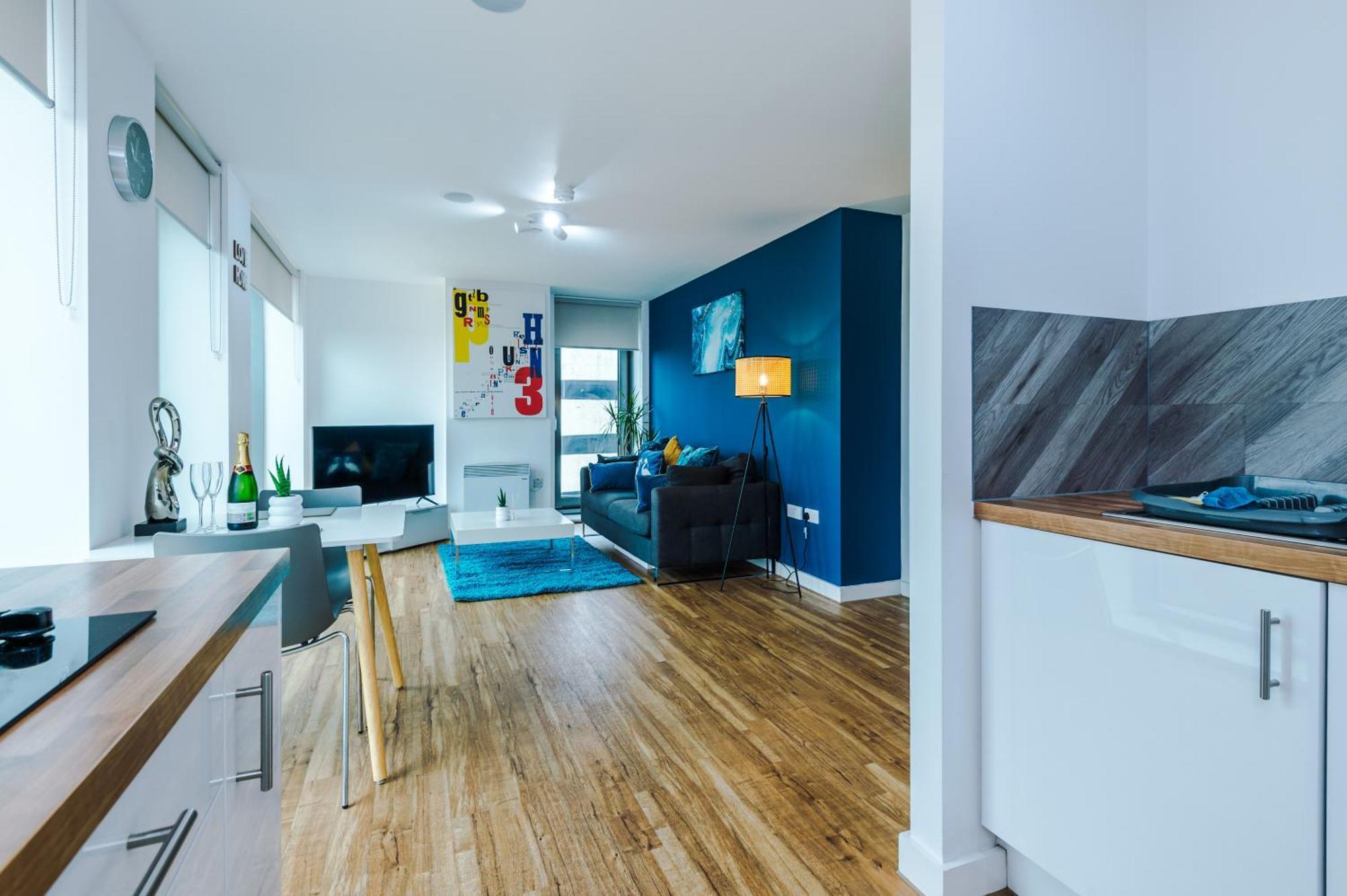Lux Livin' - Luxury 2 Bed With Skyline View & 24 Hour Gym *