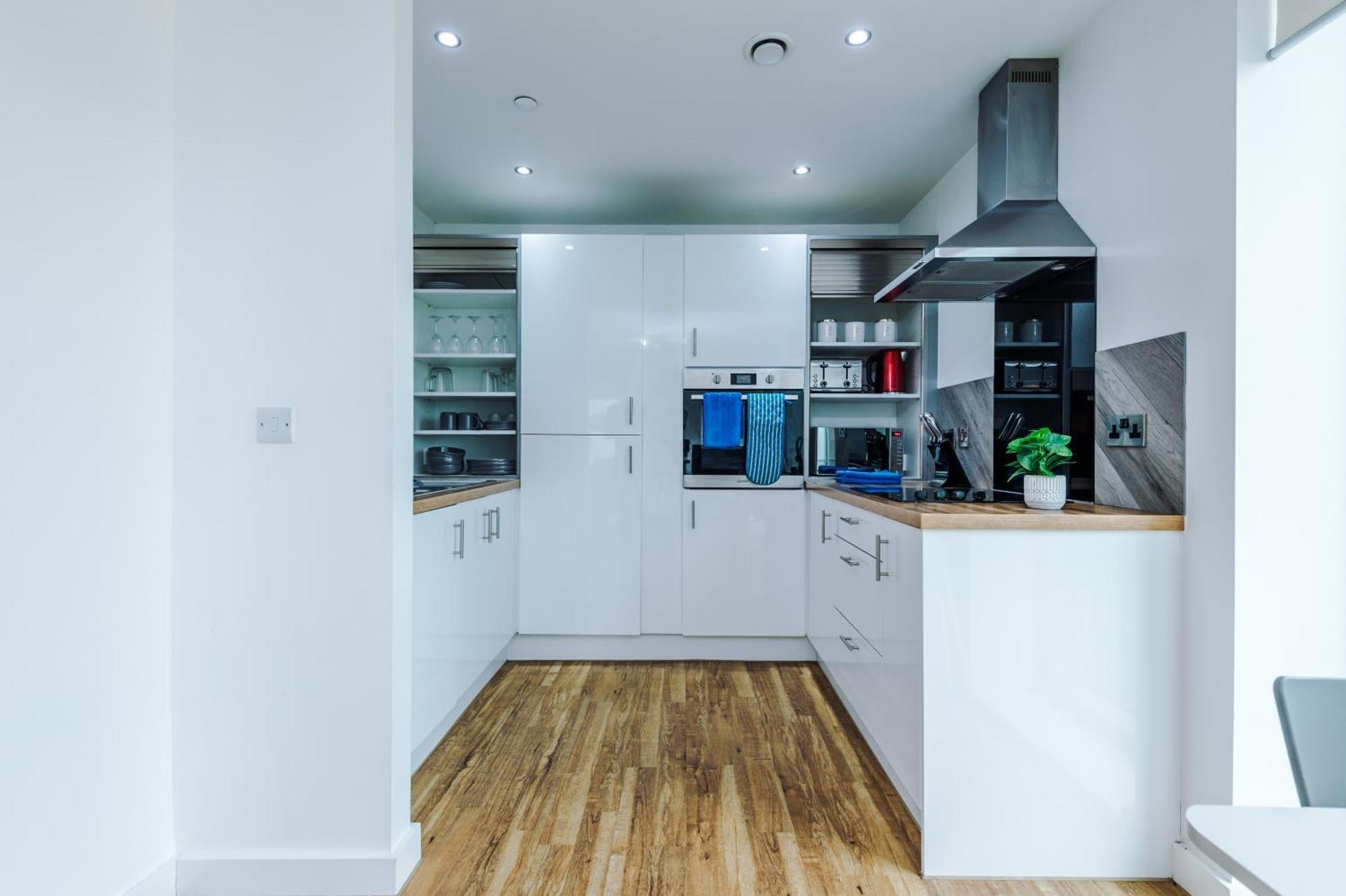 Lux Livin' - Luxury 2 Bed With Skyline View & 24 Hour Gym