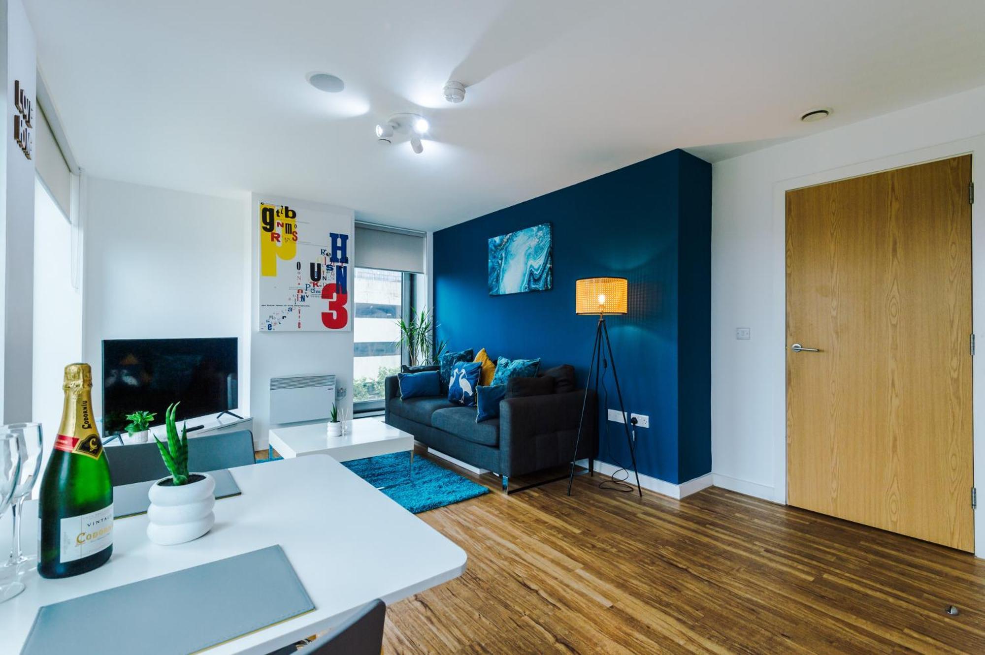 Lux Livin' - Luxury 2 Bed With Skyline View & 24 Hour Gym Appartement