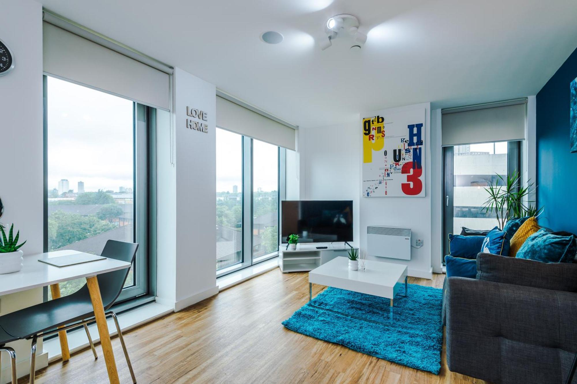 Lux Livin' - Luxury 2 Bed With Skyline View & 24 Hour Gym * Manchester