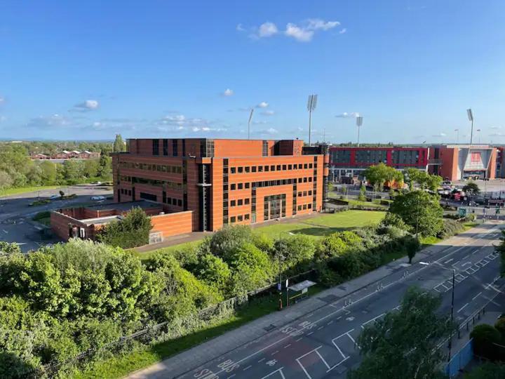 Old Trafford Penthouse Duplex - Steps From Mufc * Manchester