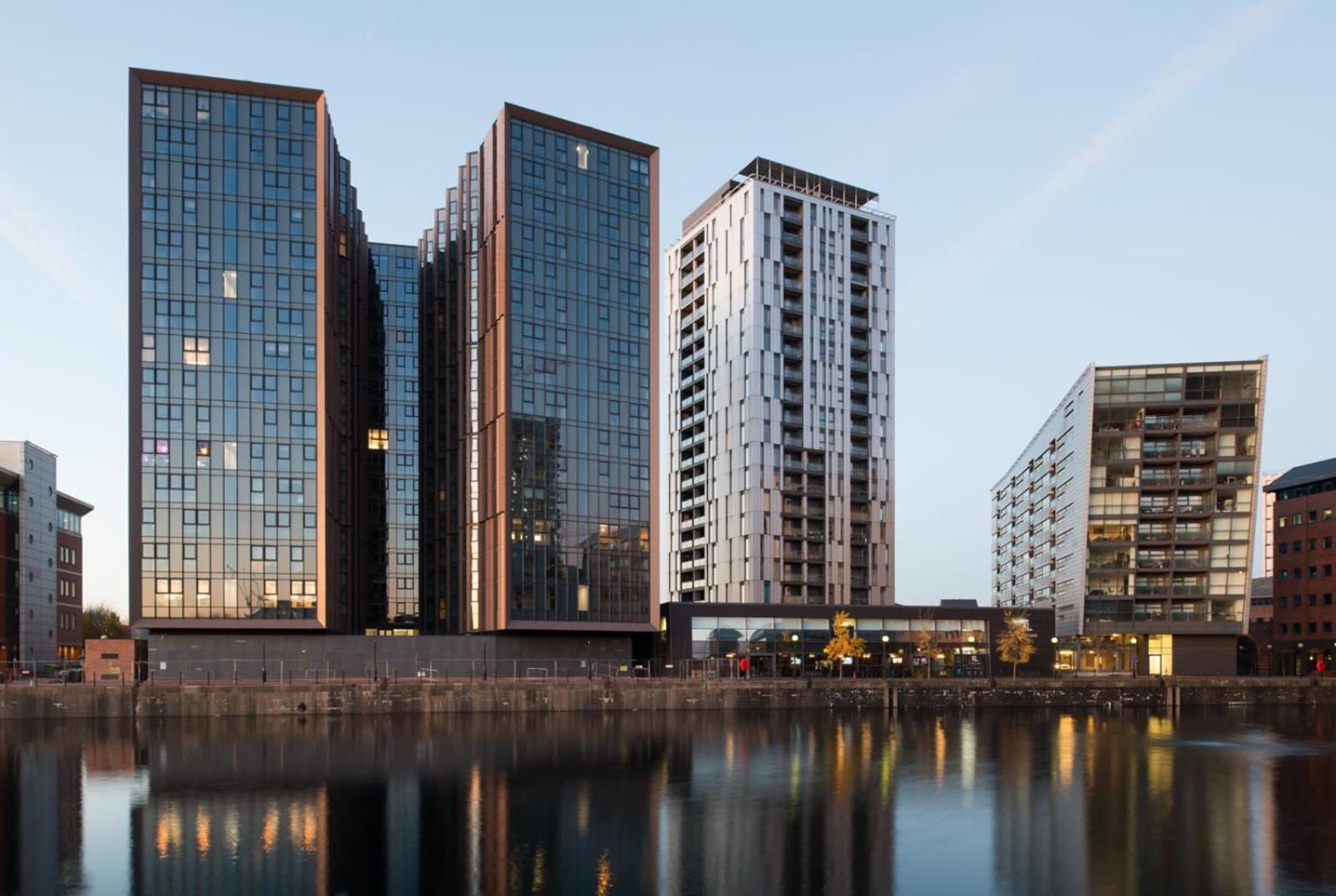 Apartment Chic And Spacious In The Heart Of Salford *