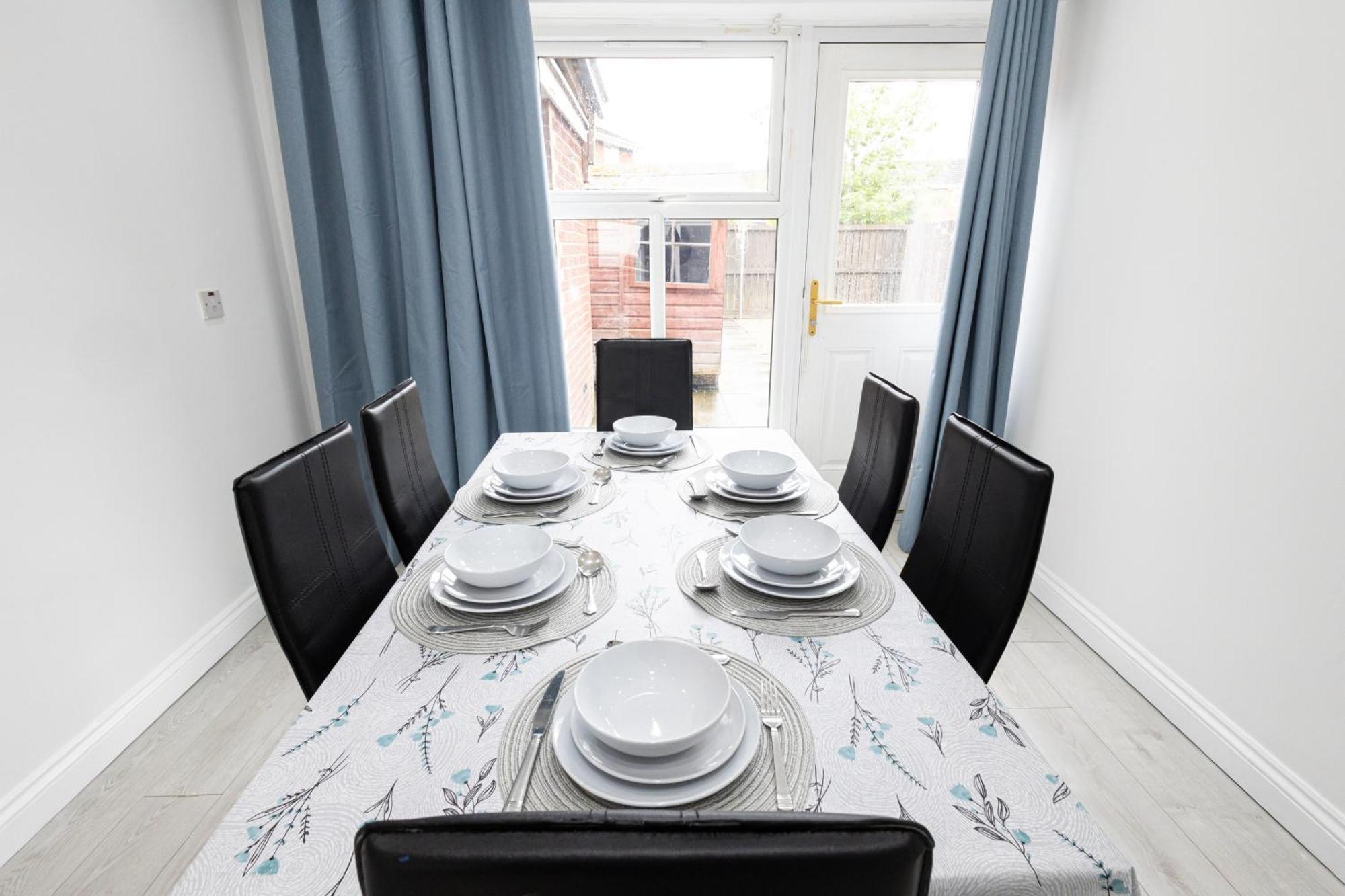 Cosy Retreats Central, Netflix, Free Parking