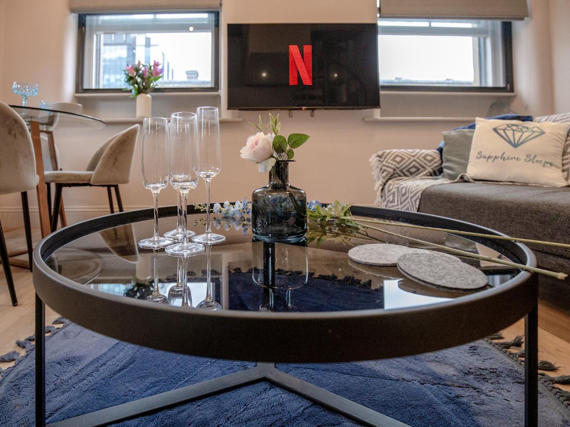Appartement M1 Centre 3 Bed 3 Bath Luxe Penthouse *