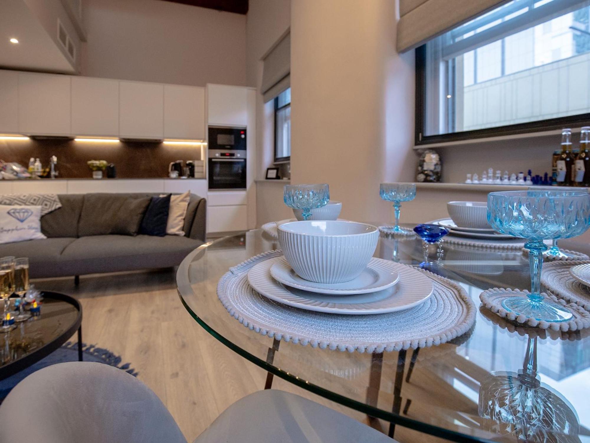 Appartement M1 Centre 3 Bed 3 Bath Luxe Penthouse
