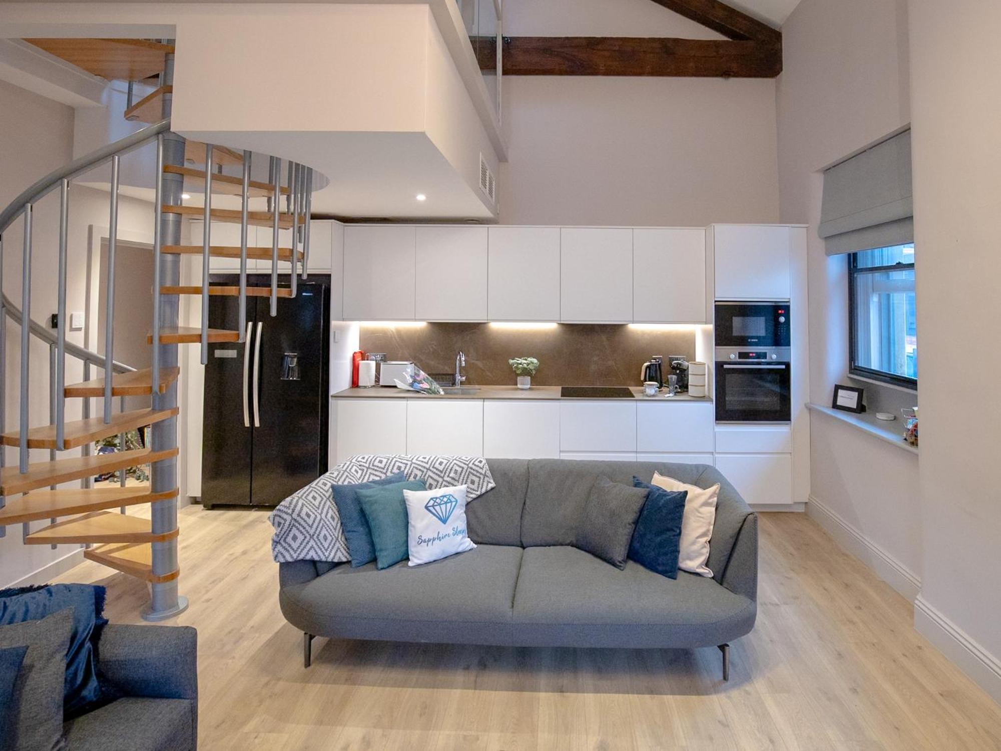 M1 Centre 3 Bed 3 Bath Luxe Penthouse Appartement *