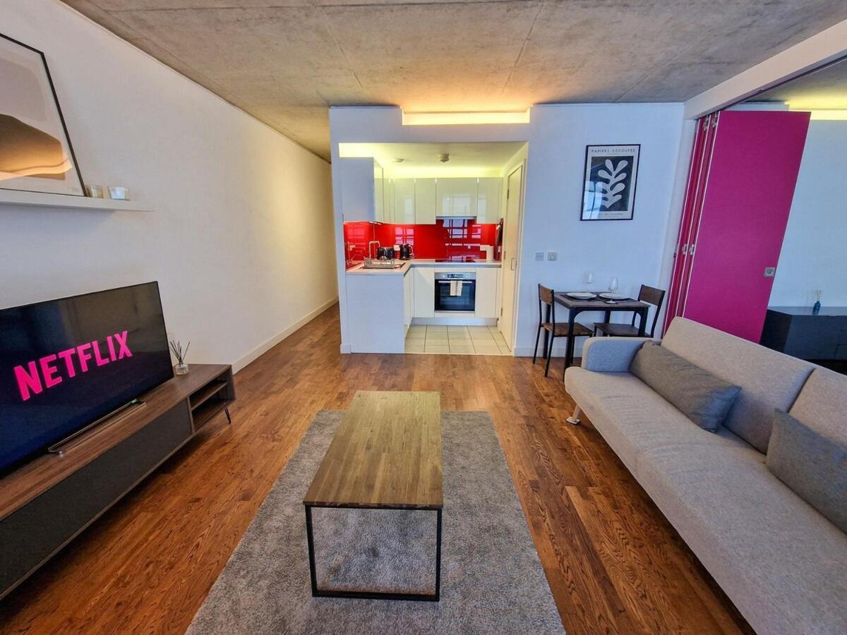 Stunning Canal Side Flat By Superhost Manchester