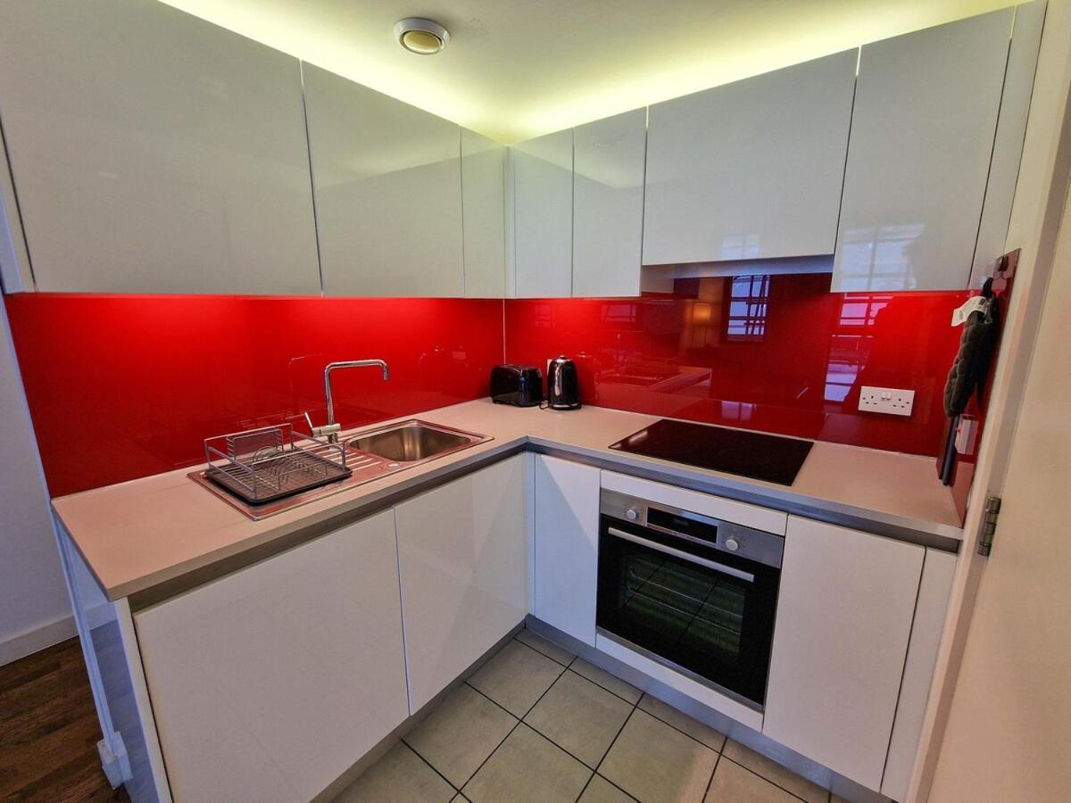 Stunning Canal Side Flat By Superhost Apartment