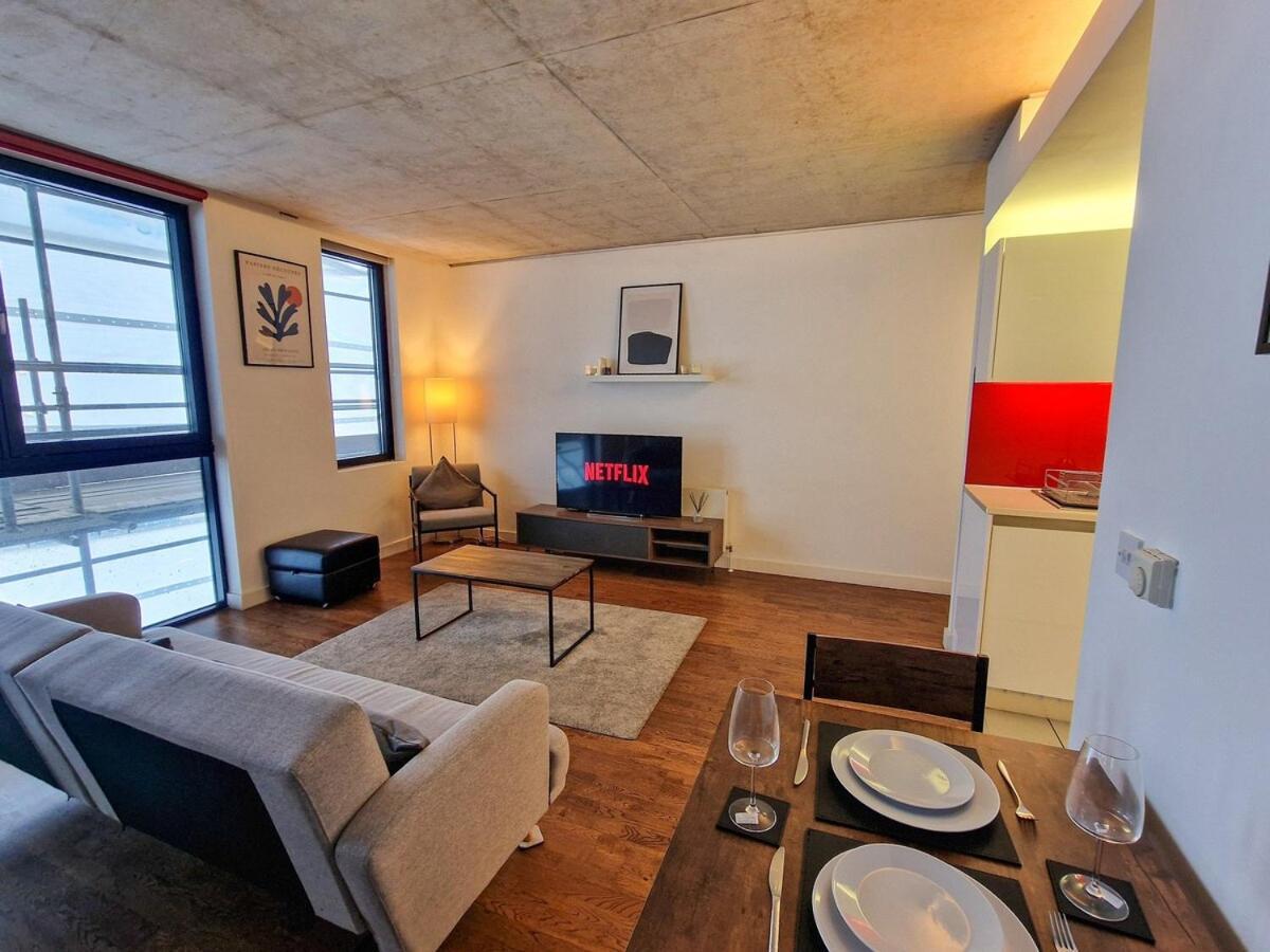 Stunning Canal Side Flat By Superhost * Manchester