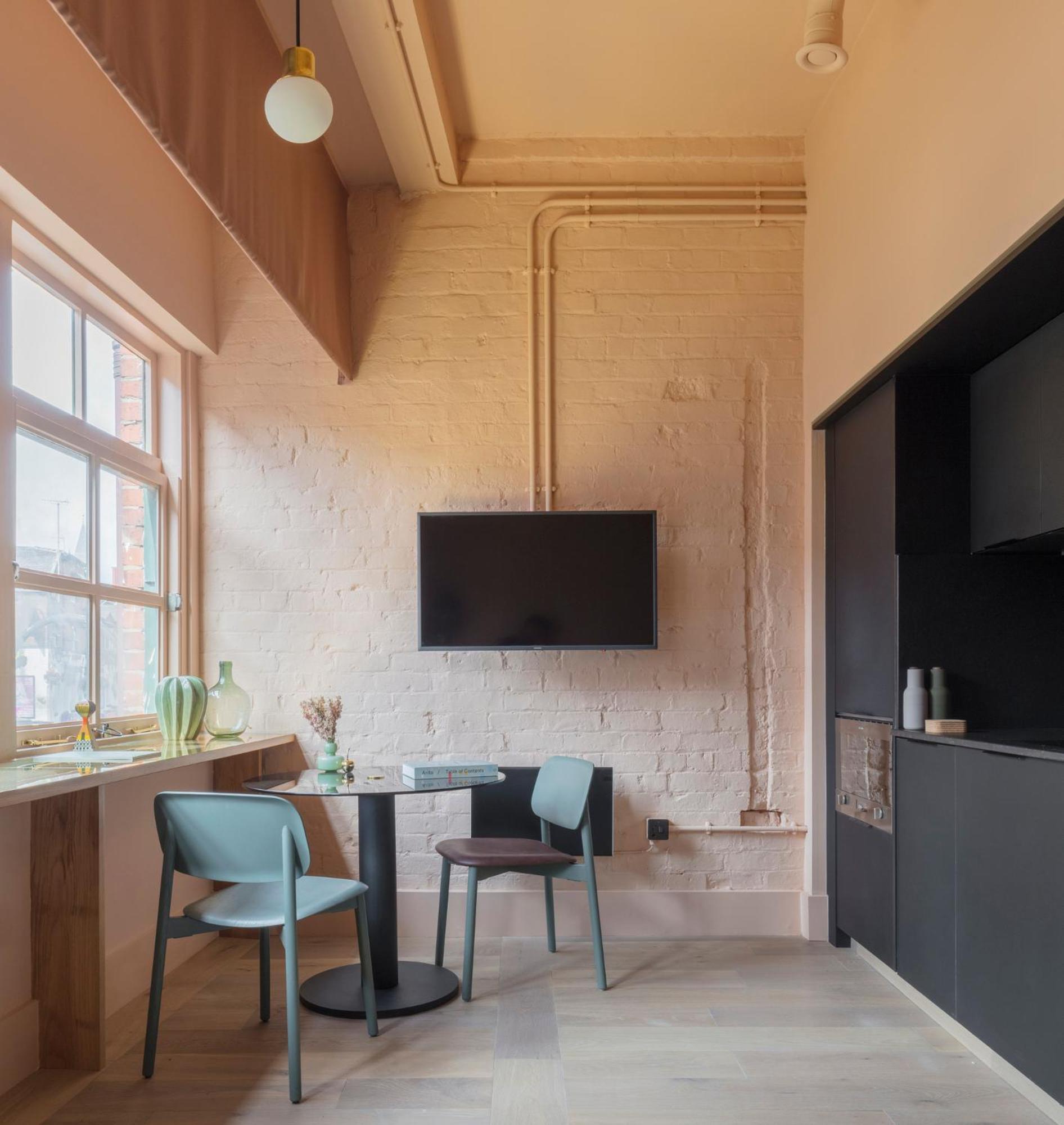 Whitworth Locke Aparthotel 4*