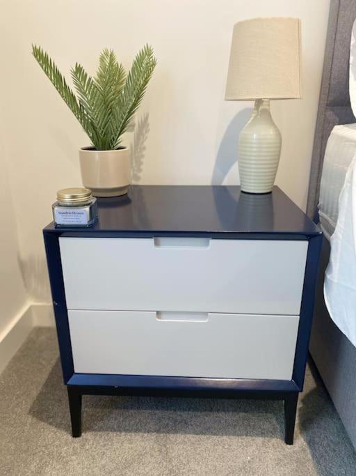 Modern Trafford 1br Apartment-free Parking-cinema Appartement *