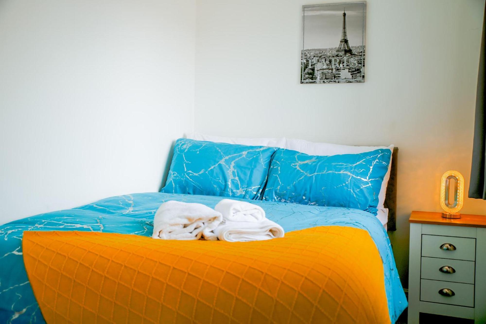 Vakantiehuis The Wynne House - 3 Bedroom Luxury House With 5 Beds & Free Parking Near Centre, And A Walking Distance To The Etihad Stadium & Coop Live Arena Manchester