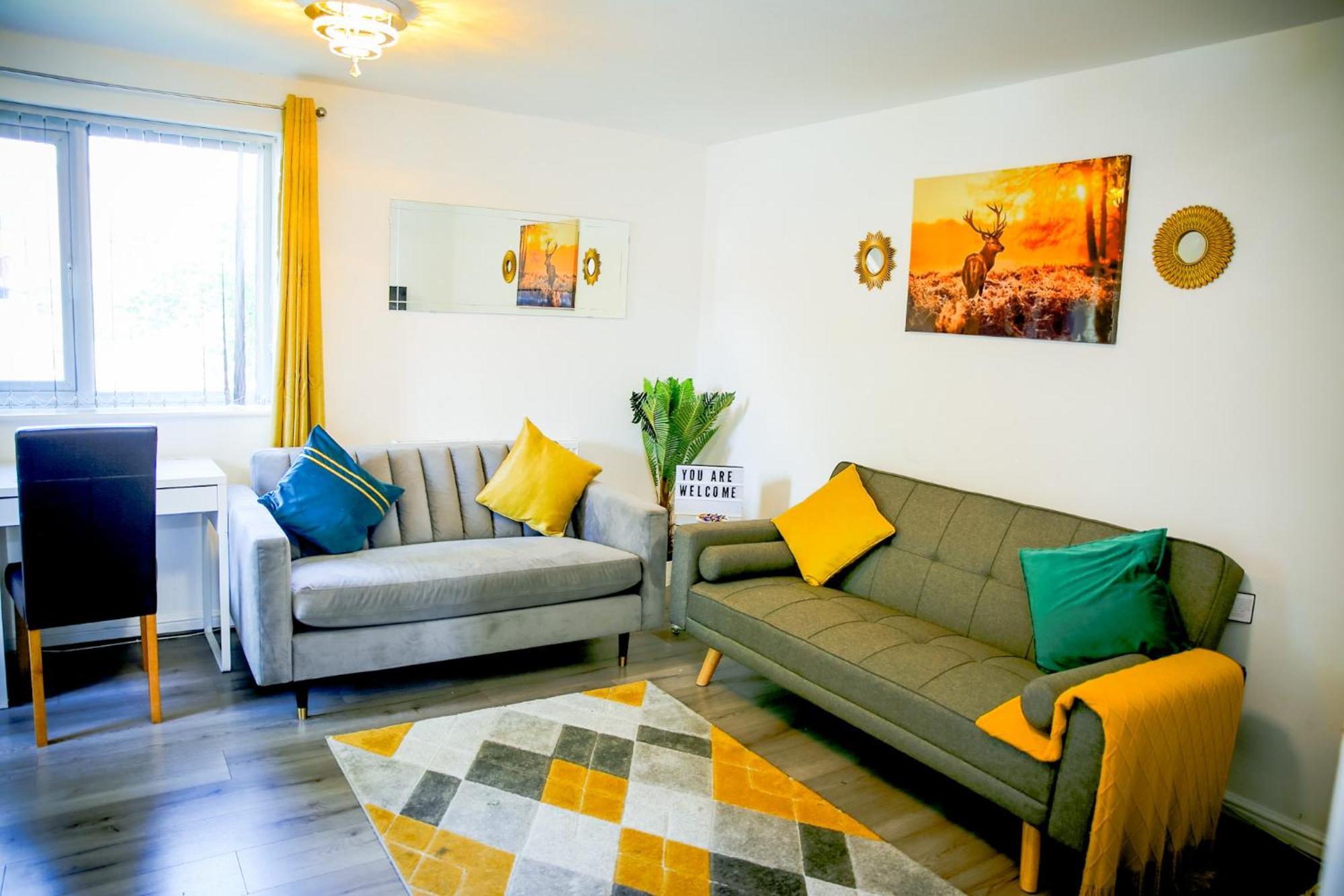 The Wynne House - 3 Bedroom Luxury House With 5 Beds & Free Parking Near Centre, And A Walking Distance To The Etihad Stadium & Coop Live Arena Vakantiehuis Manchester