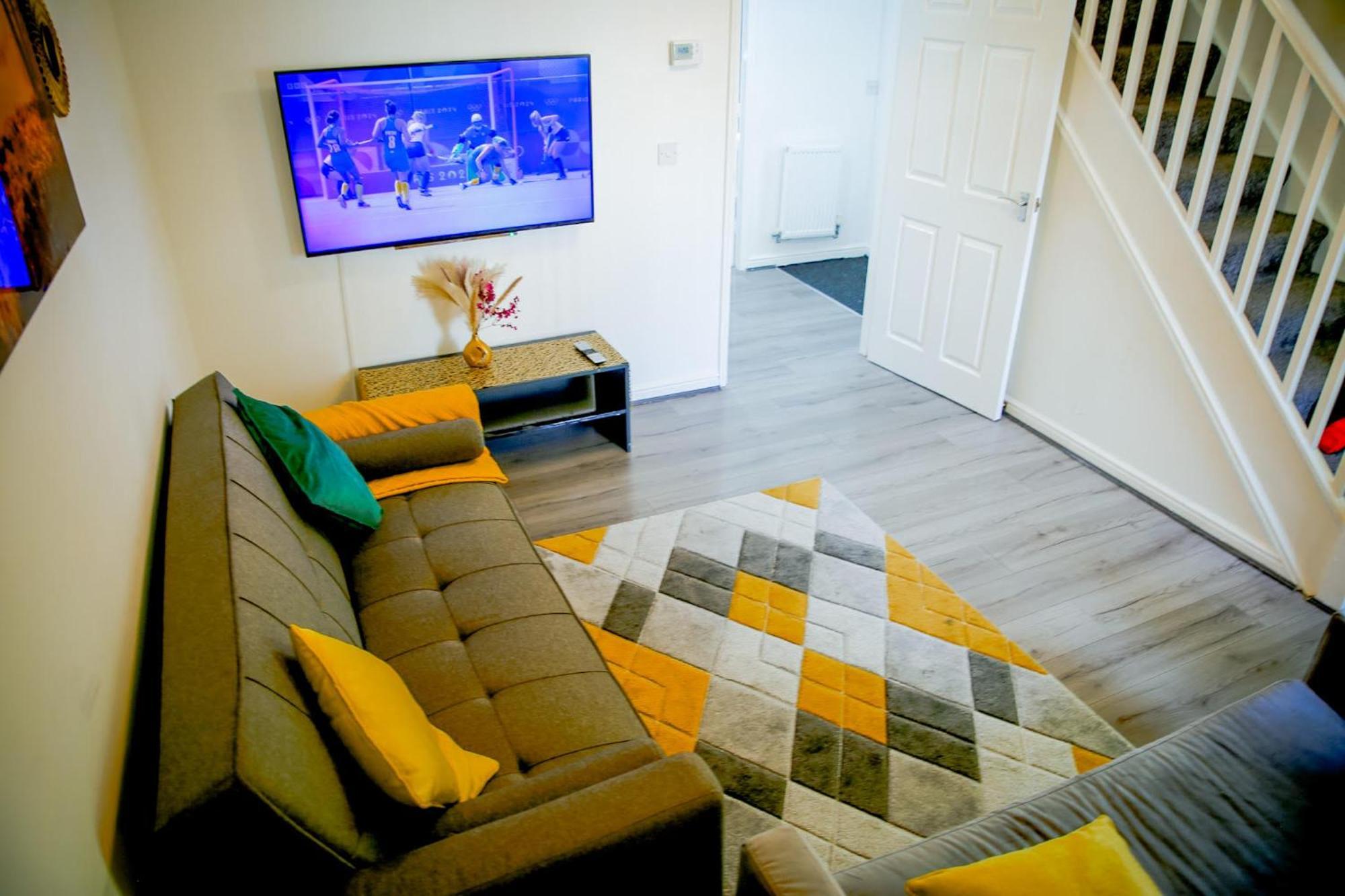 Vakantiehuis The Wynne House - 3 Bedroom Luxury House With 5 Beds & Free Parking Near Centre, And A Walking Distance To The Etihad Stadium & Coop Live Arena Manchester
