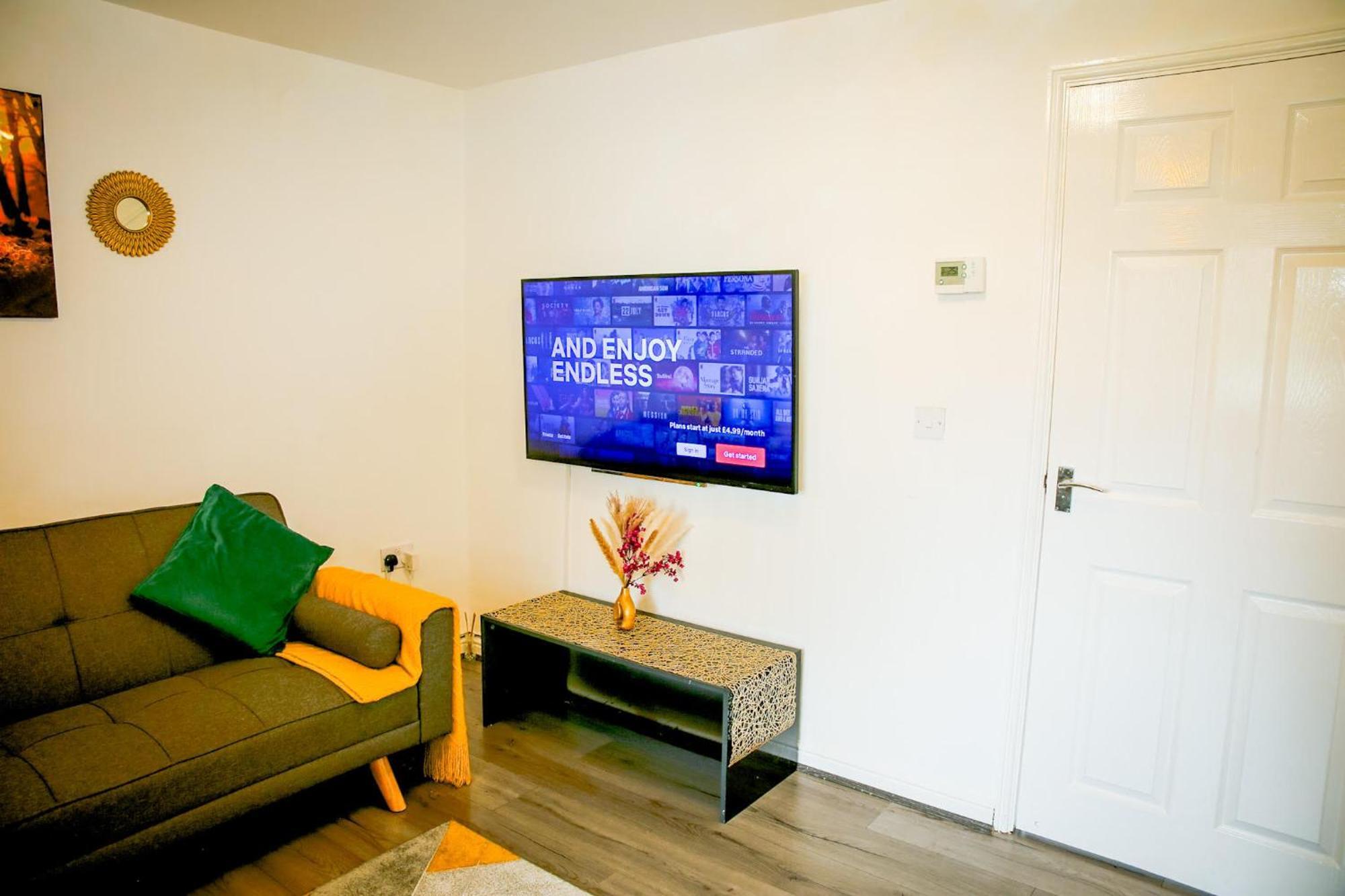 The Wynne House - 3 Bedroom Luxury House With 5 Beds & Free Parking Near Centre, And A Walking Distance To The Etihad Stadium & Coop Live Arena * Manchester