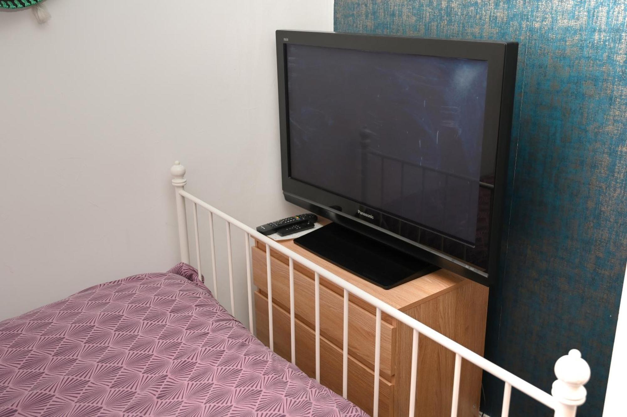 Audenshaw Spacious Double Manchester
