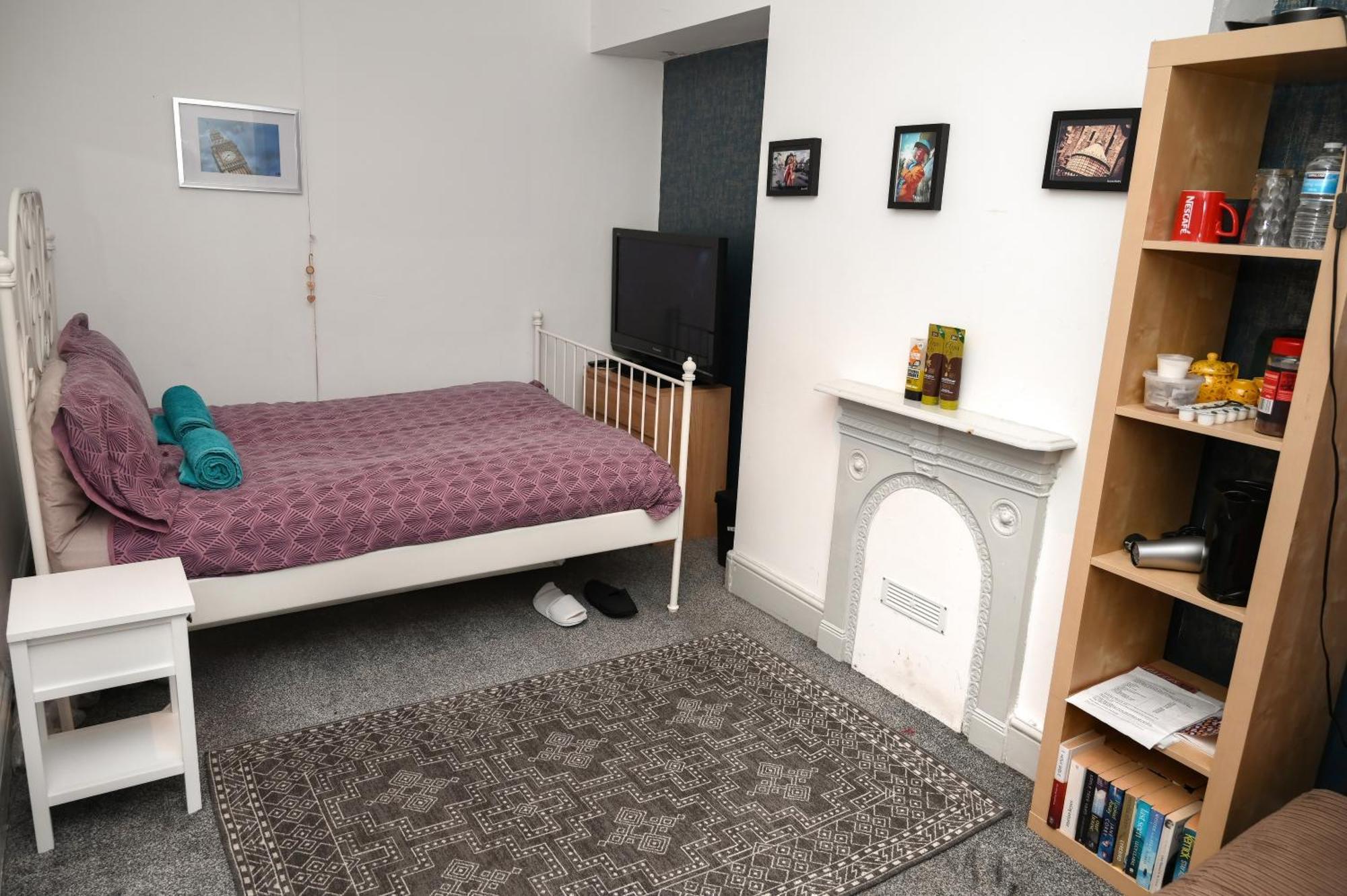 Audenshaw Spacious Double Homestay Manchester