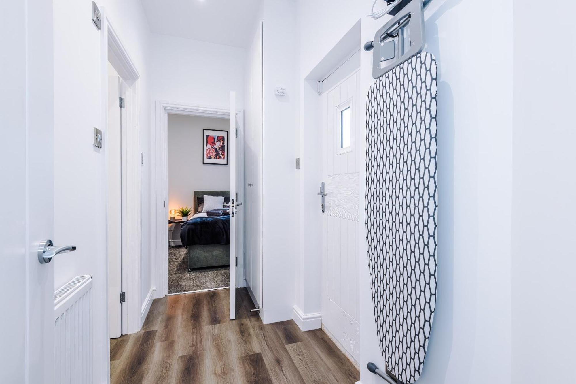 Newly Refurbished 2bedroom By The Coop Arena *
