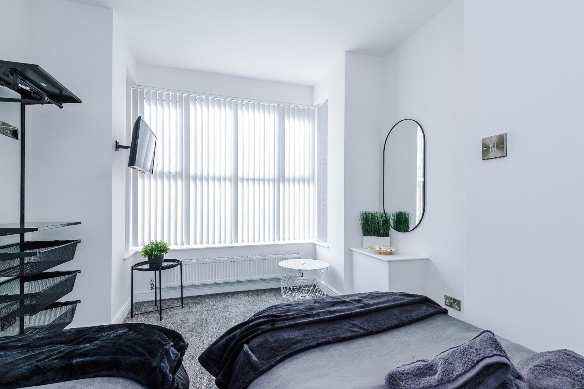 Newly Refurbished 2bedroom By The Coop Arena Apartment