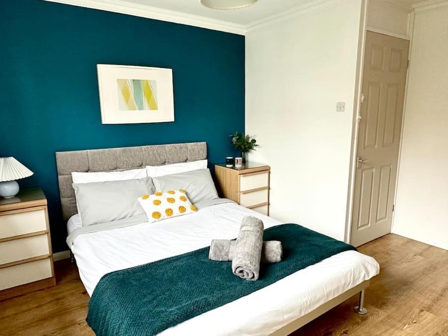 6 Guests House Old Trafford,media City,city Centre, Free Parking *