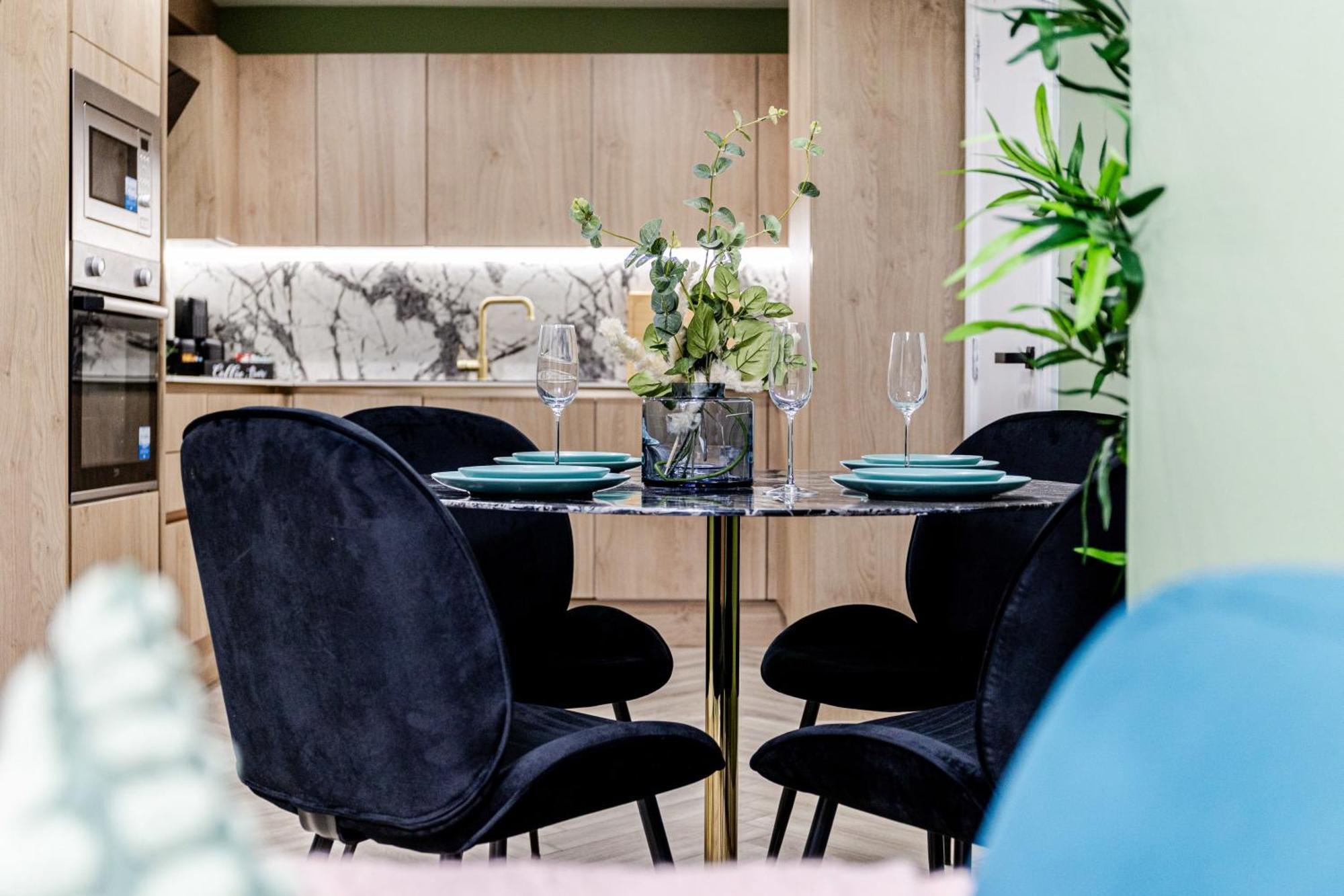 Amazonian Luxury Family Mcr Centre Etihad Free Parking Holiday home