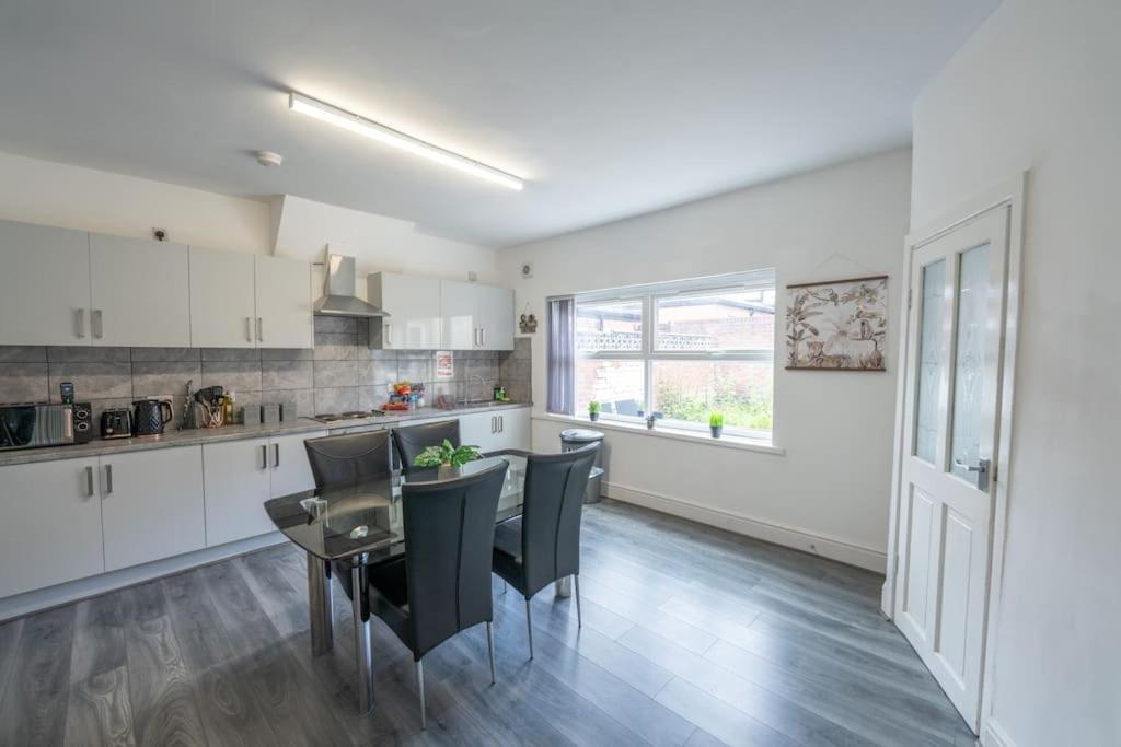The Stadium Retreat Holiday home Manchester