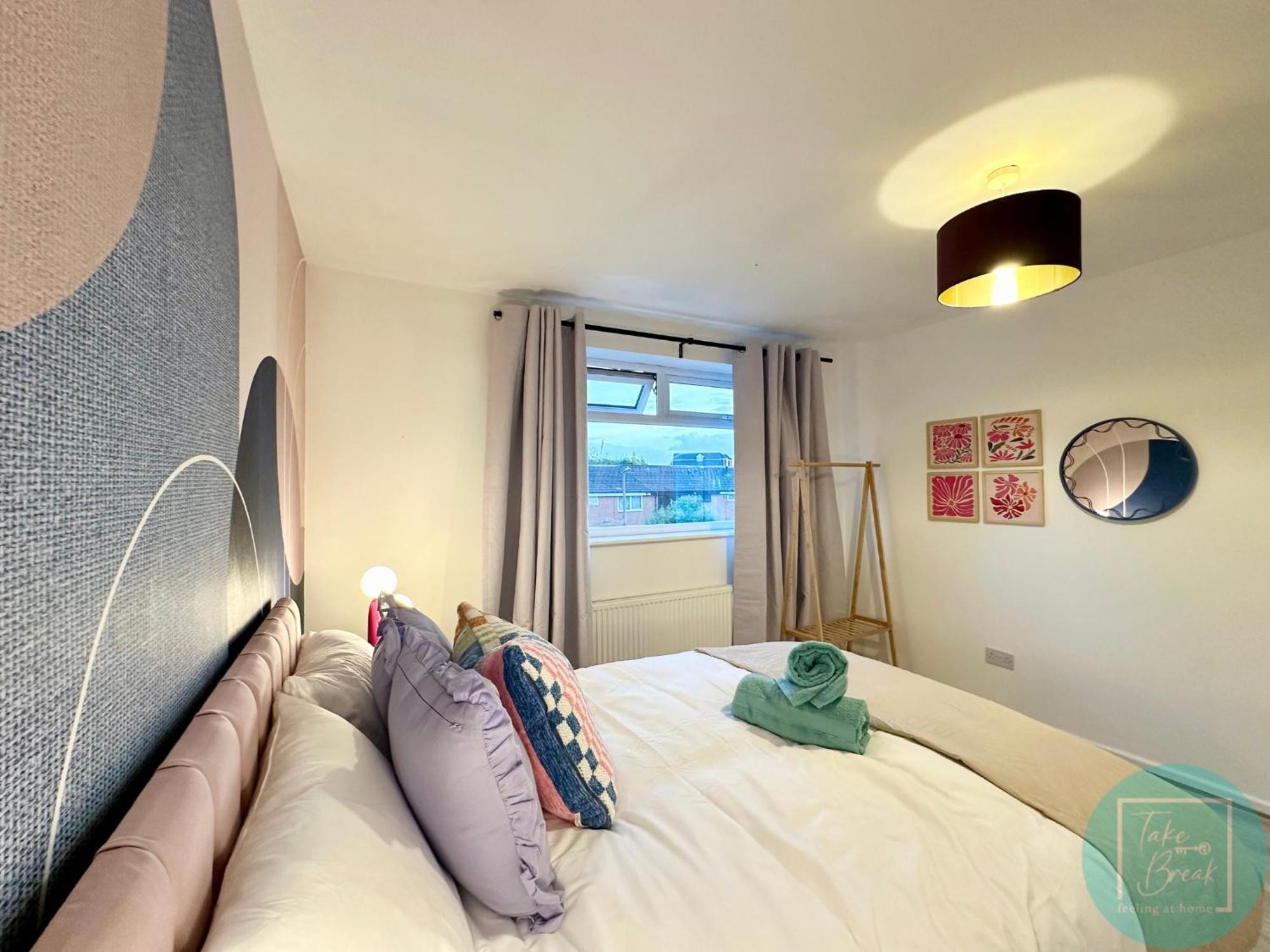 Charming 2br Swinton House -close To Center * Manchester