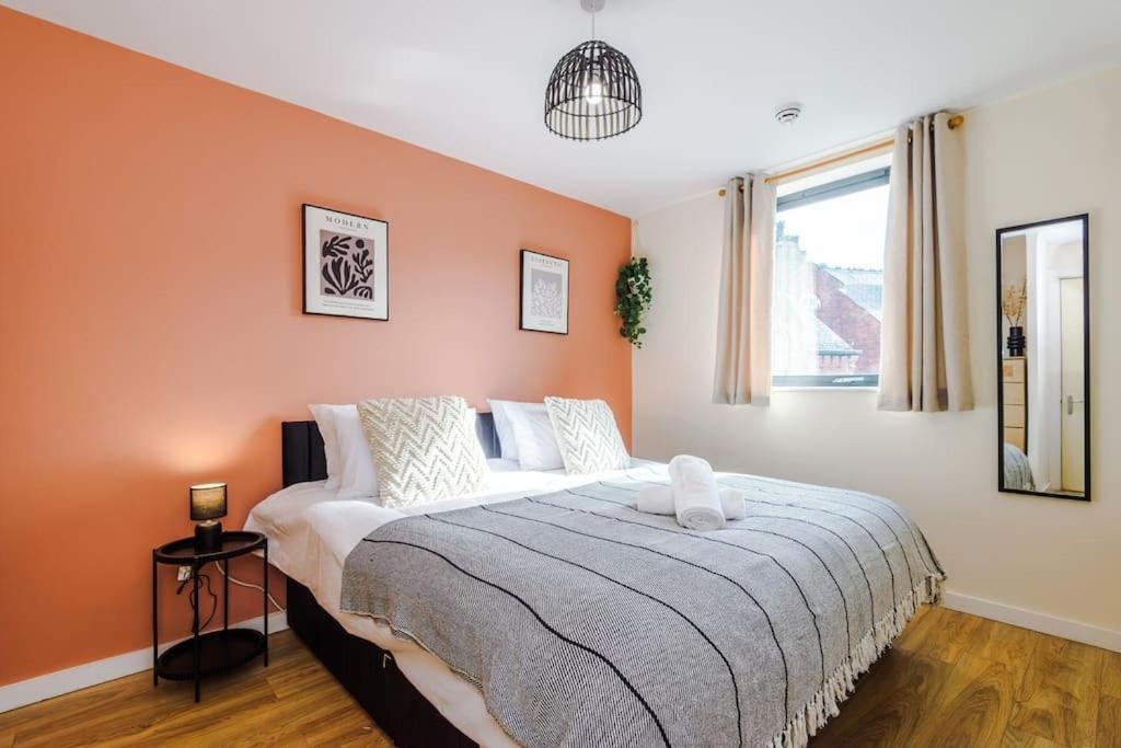 Modern 2br Near Centre - Free Parking Garage Manchester