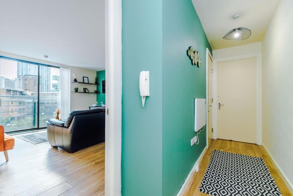 Modern 2br Near Centre - Free Parking Garage