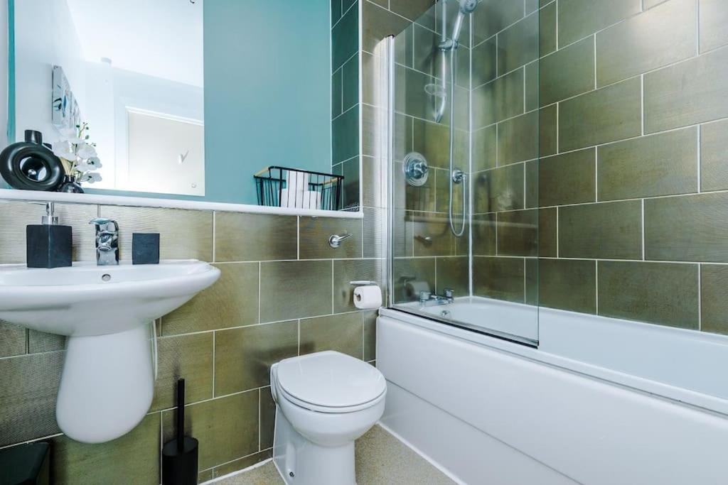 Modern 2br Near Centre - Free Parking Garage