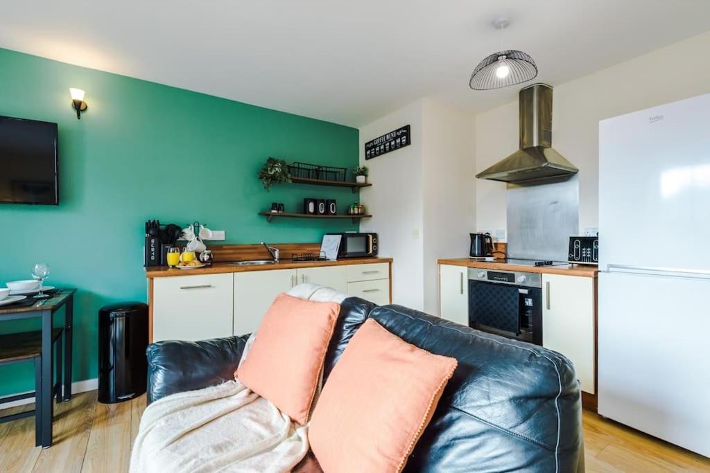 Modern 2br Near Centre - Free Parking Garage Appartement
