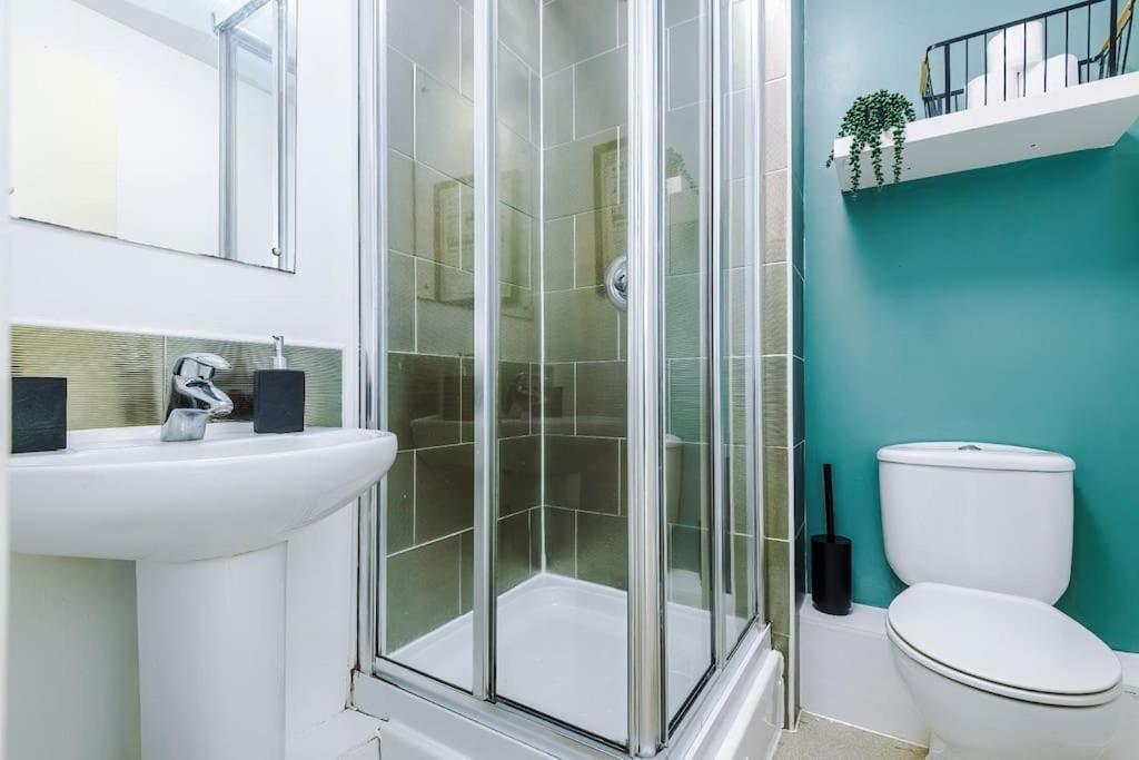 Modern 2br Near Centre - Free Parking Garage