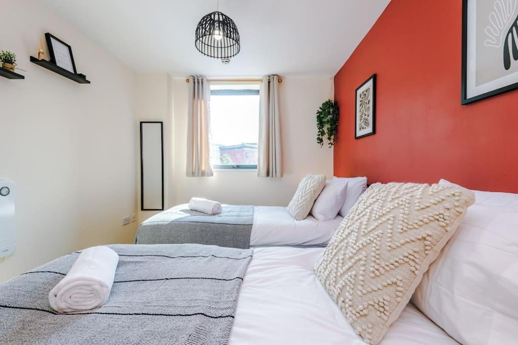Modern 2br Near Centre - Free Parking Garage * Manchester