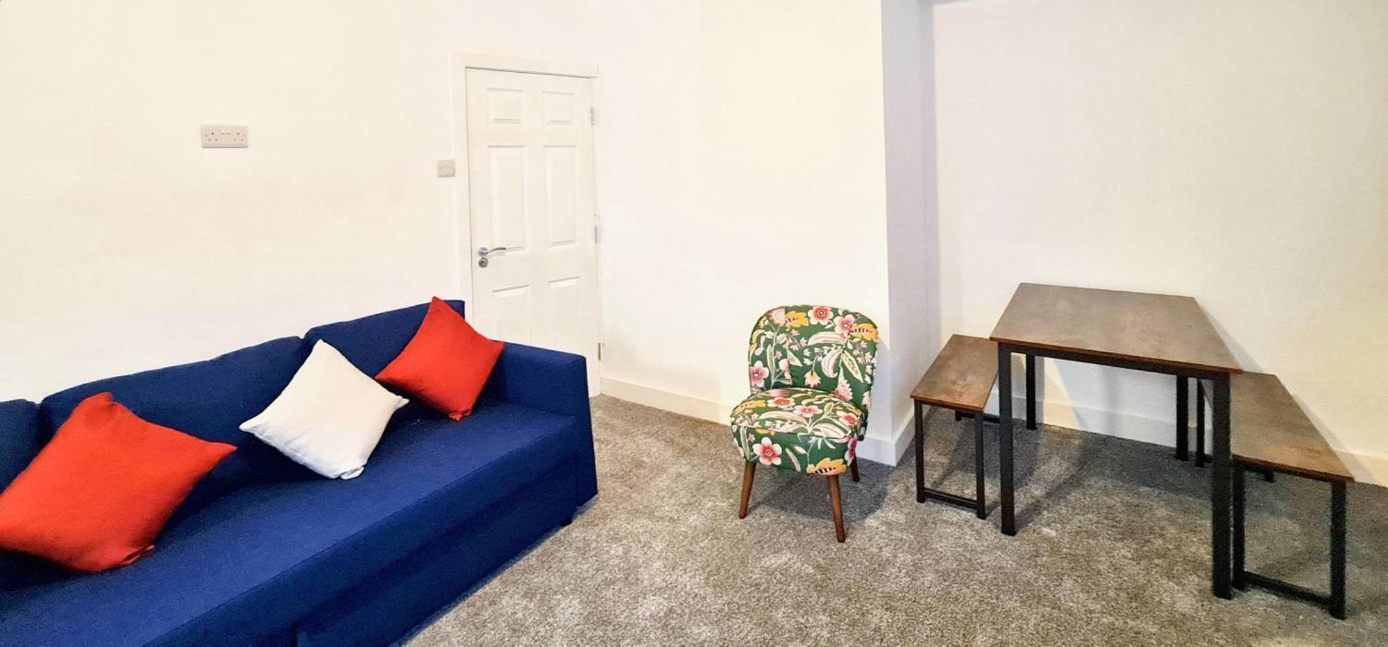 Holiday home Bright & Comfy 4-bedroom House 10 Mins To By Rest&recharge Manchester