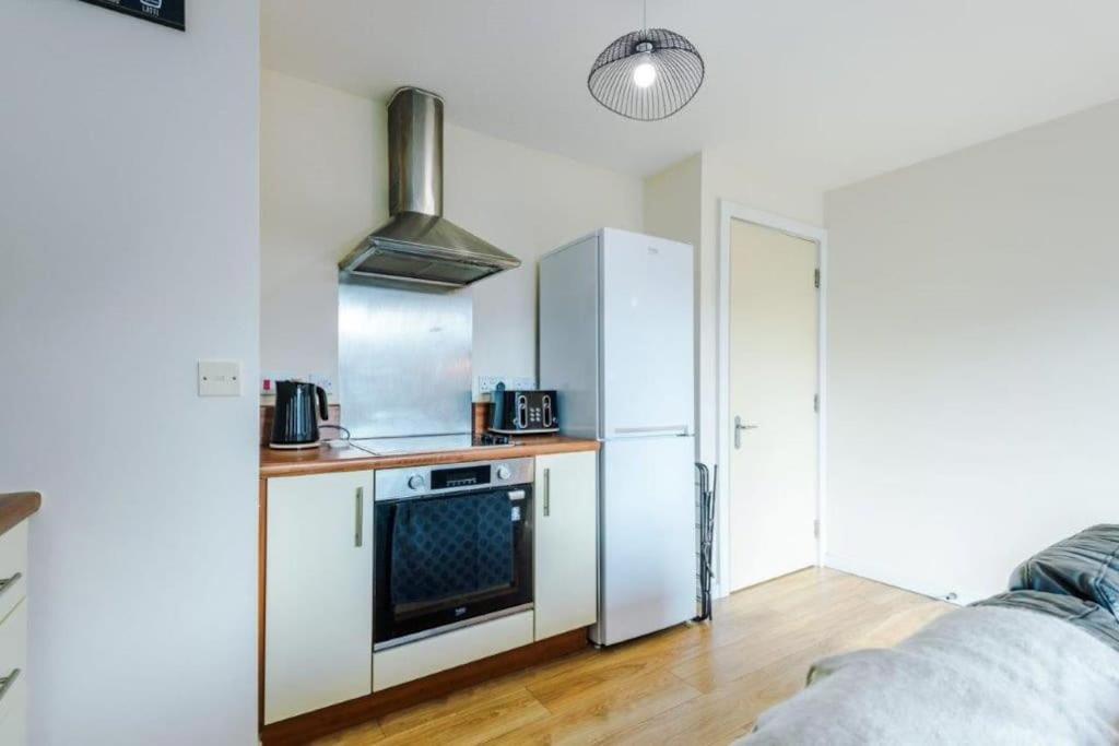 Modern 2br Near Centre - Free Parking Garage Appartement