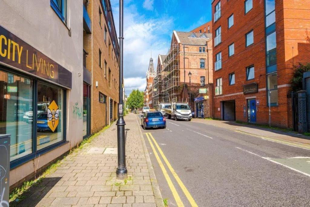 Modern 2br Near Centre - Free Parking Garage * Manchester