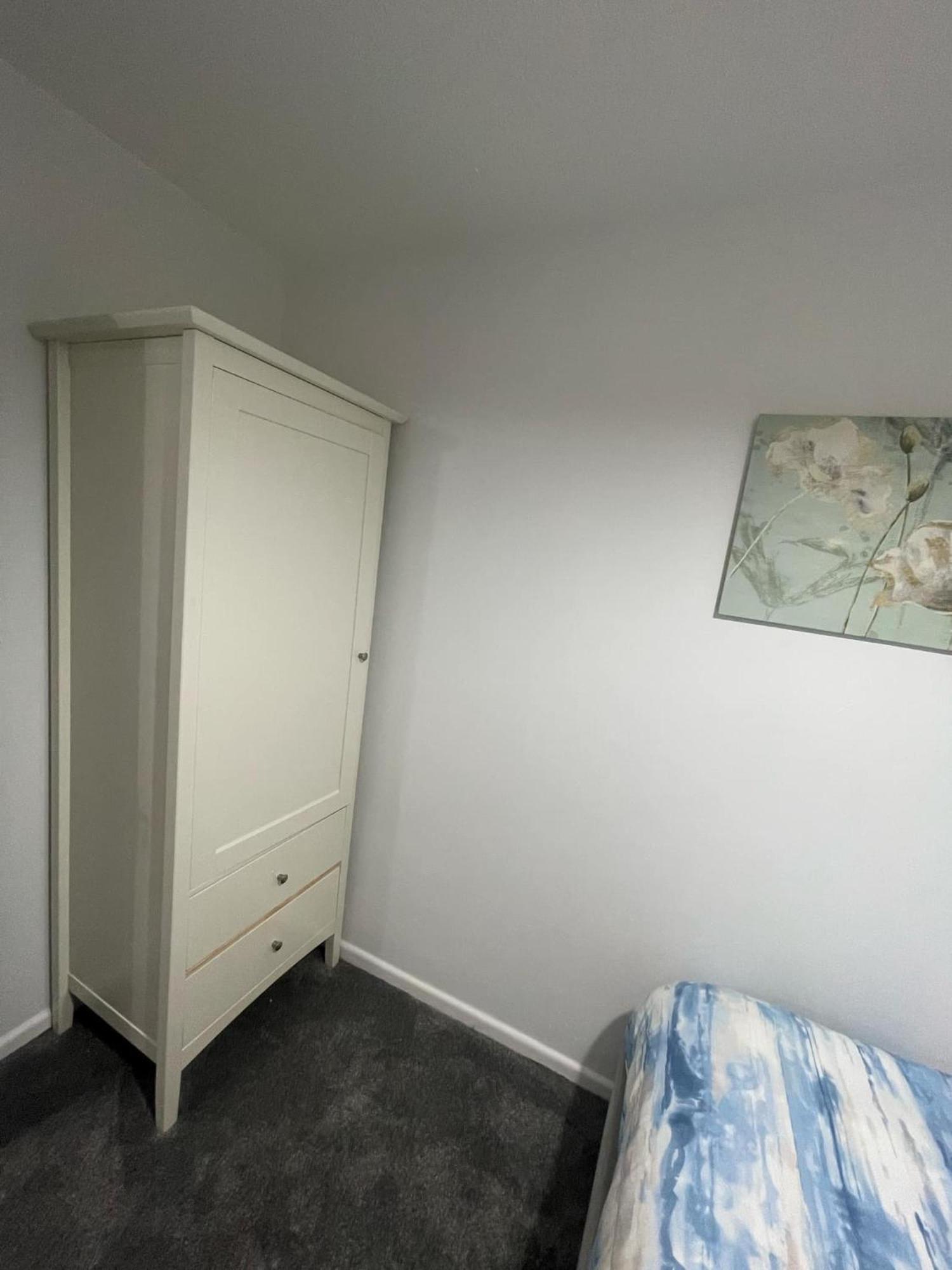 Entire Two Bed House With Gated Off Street Parking Appartement *