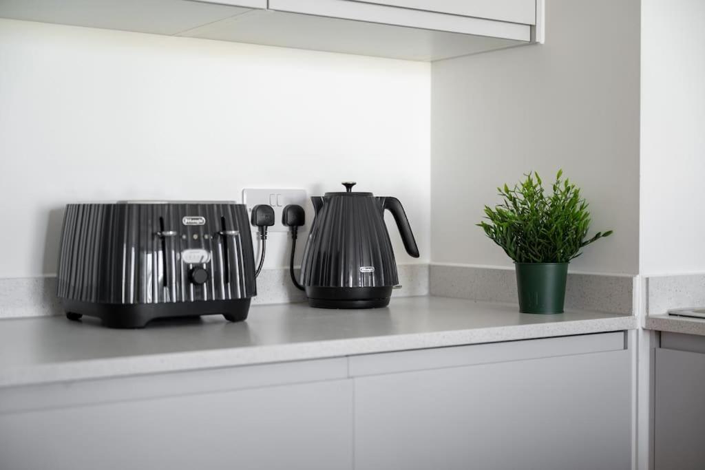 Modern Central Old Trafford Apartment Manchester