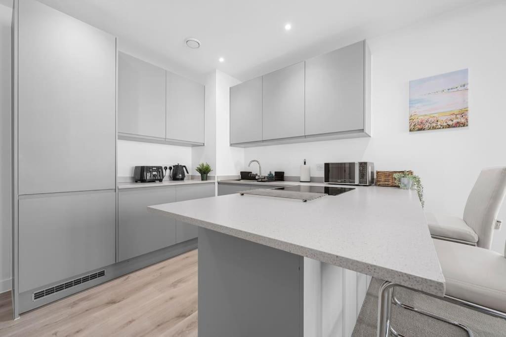 Modern Central Old Trafford Apartment *