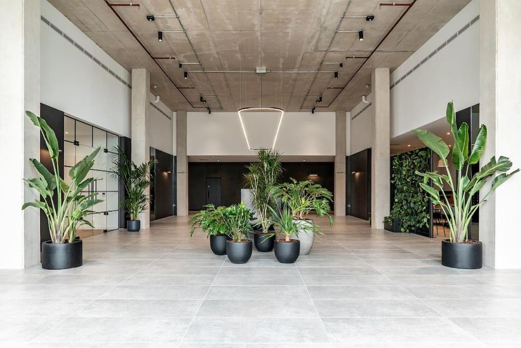 Modern Central Old Trafford Apartment *