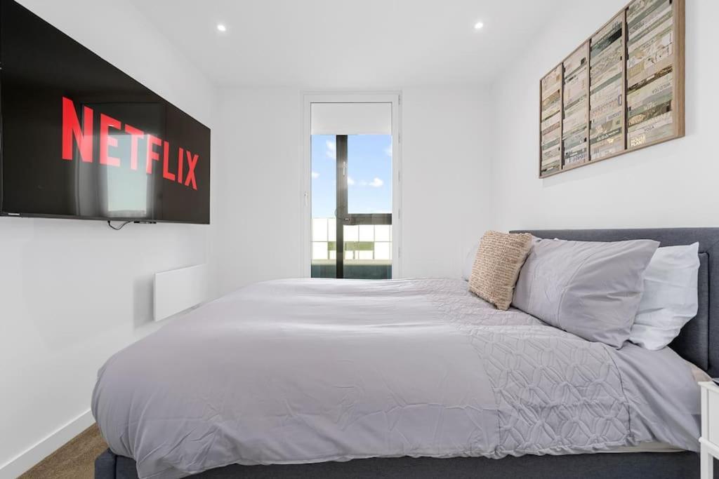 Modern Central Old Trafford Apartment *