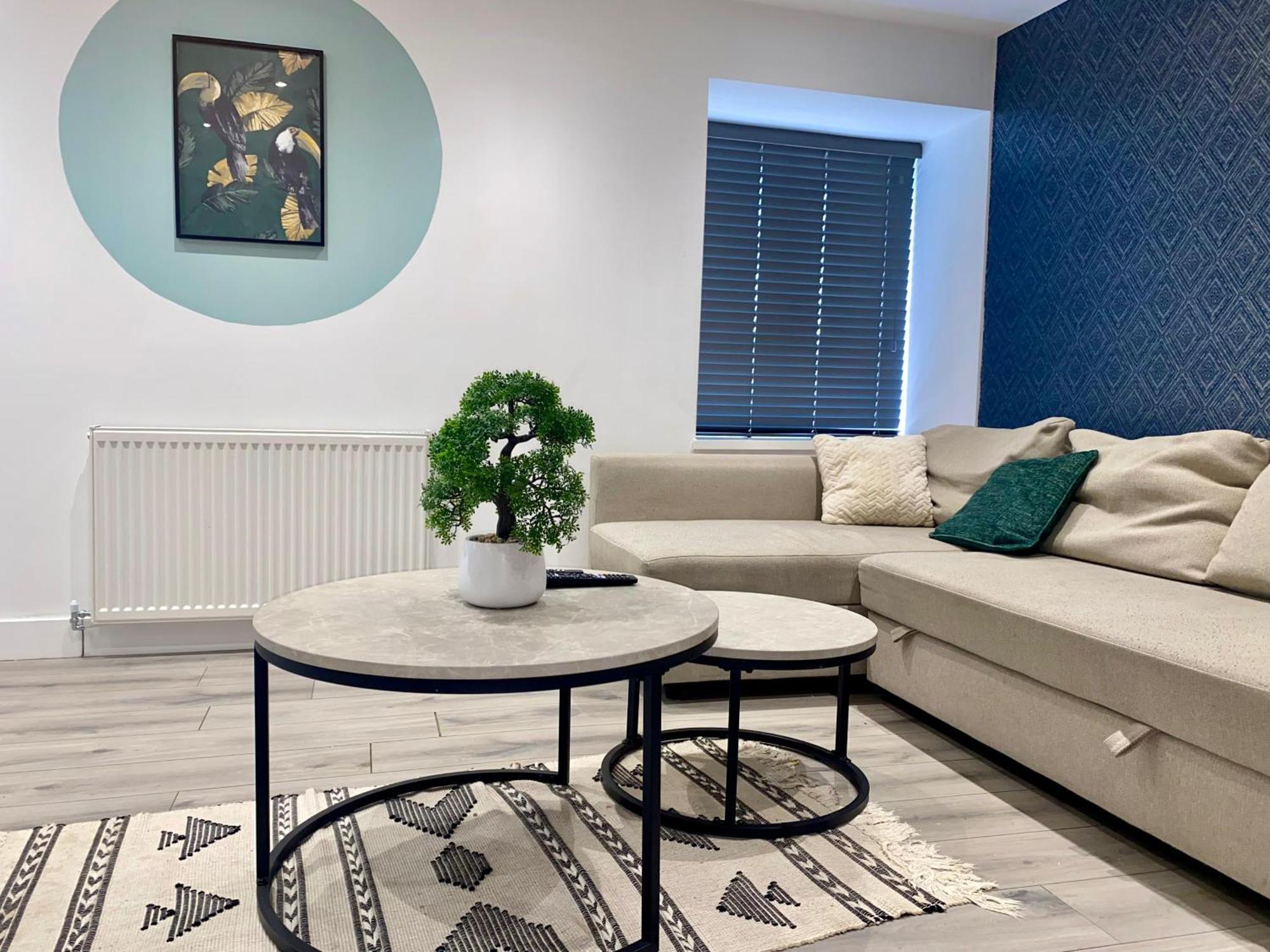 3 Apartment *