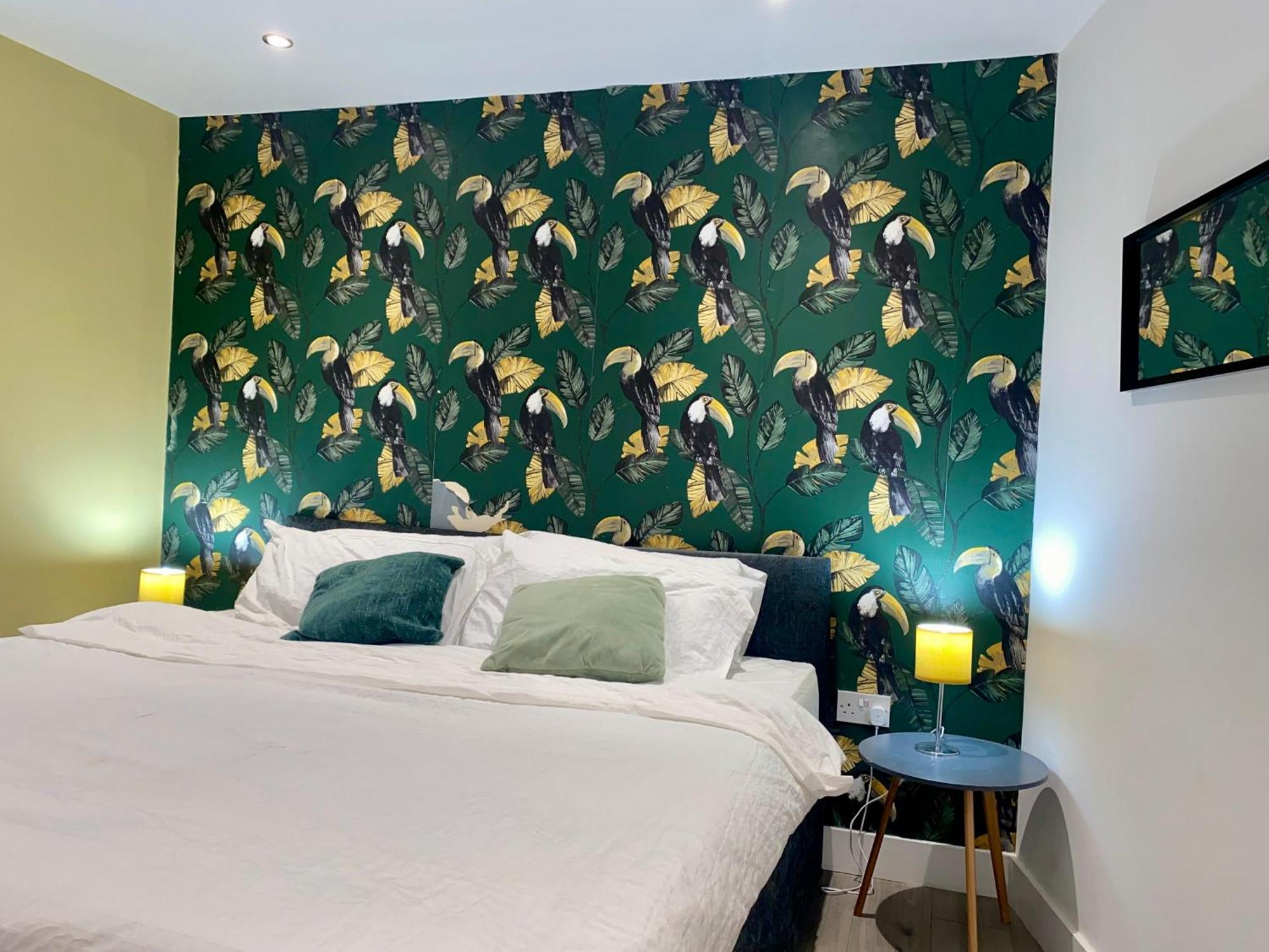 Apartment 3 *