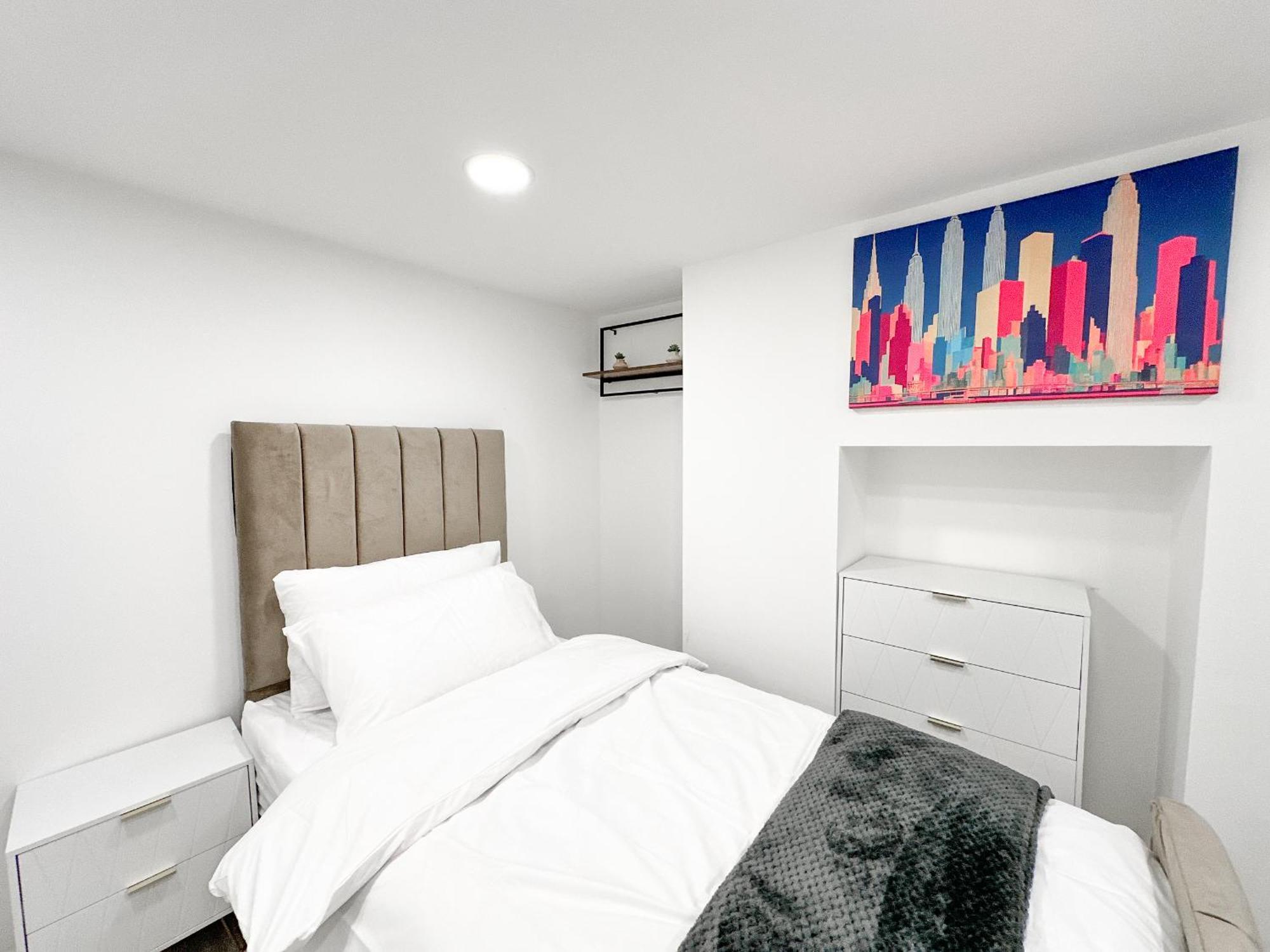 Holiday home Large Home In Heart Of Bustling Levenshulme Manchester
