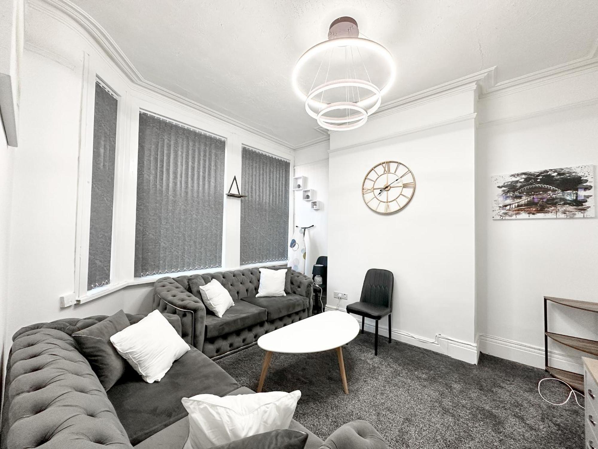 Holiday home Large Home In Heart Of Bustling Levenshulme