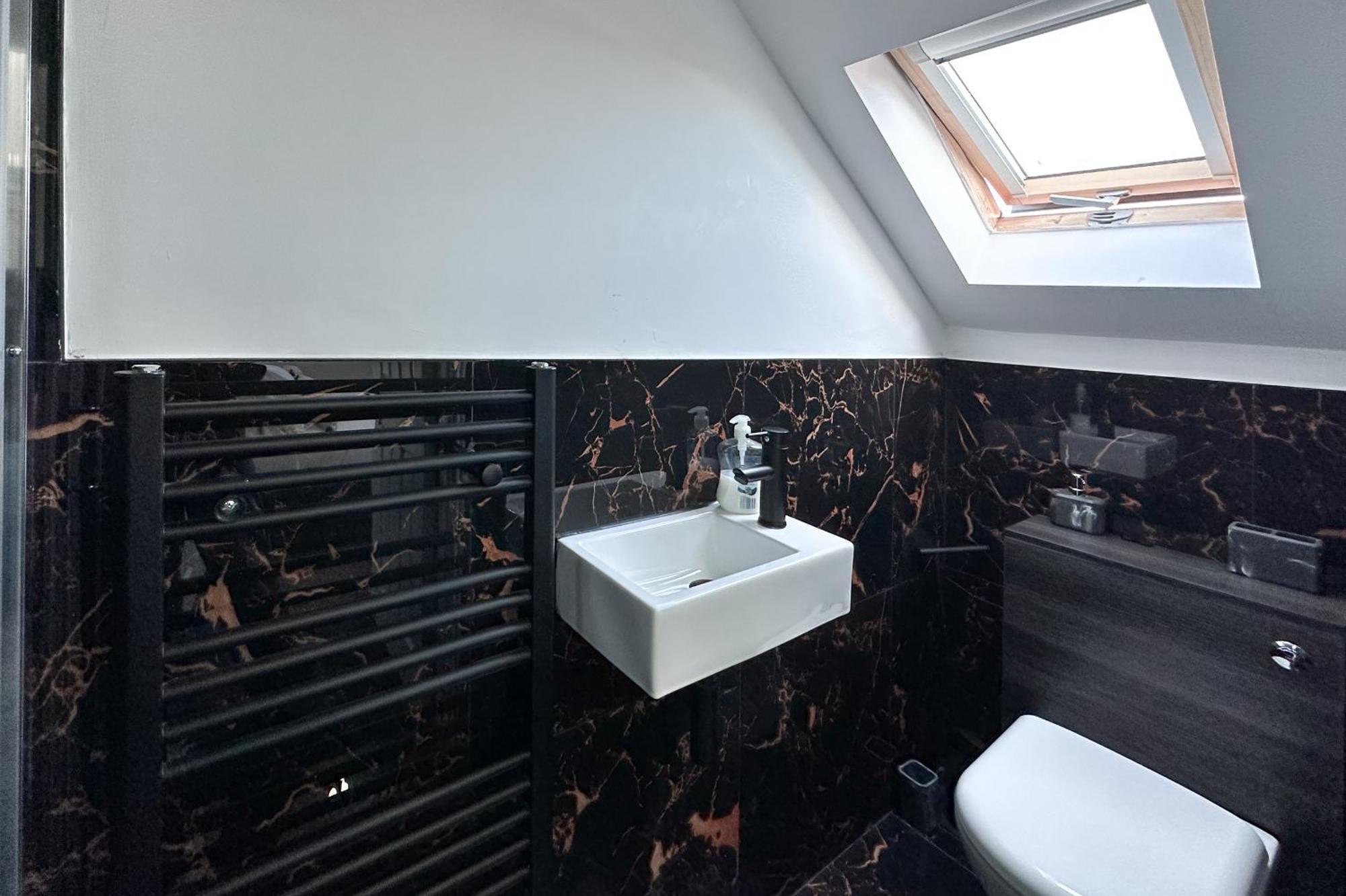 Large Home In Heart Of Bustling Levenshulme Holiday home